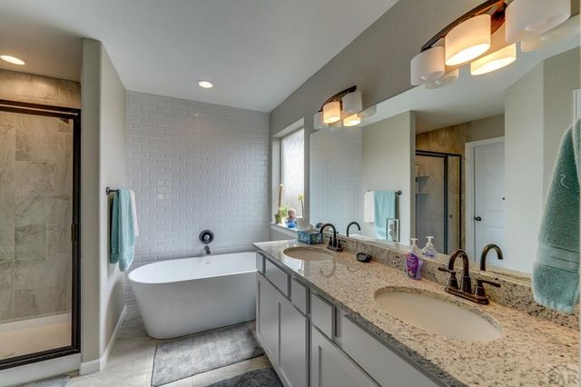 632 E Tanager Dr, Pueblo West, CO 81007