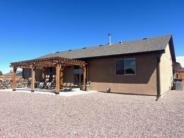 632 E Tanager Dr, Pueblo West, CO 81007
