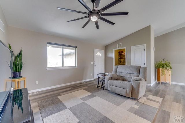 632 E Tanager Dr, Pueblo West, CO 81007