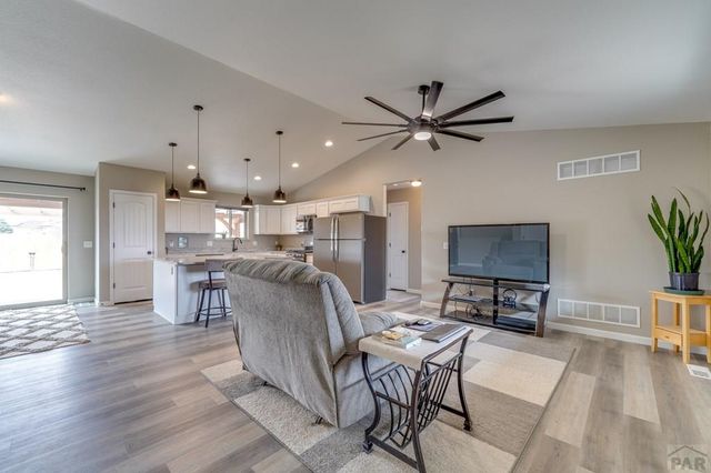 632 E Tanager Dr, Pueblo West, CO 81007