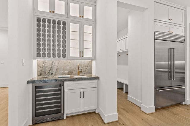 2628 Sunset Boulevard, West University Place, TX 77005