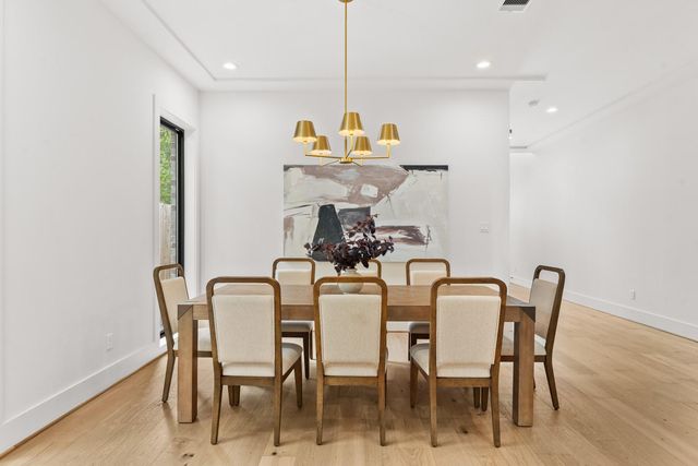 2628 Sunset Boulevard, West University Place, TX 77005