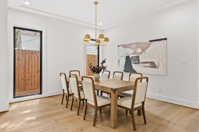 2628 Sunset Boulevard, West University Place, TX 77005