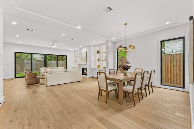 2628 Sunset Boulevard, West University Place, TX 77005