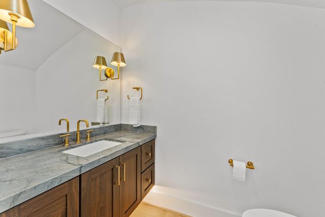 2628 Sunset Boulevard, West University Place, TX 77005