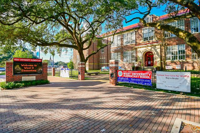 2628 Sunset Boulevard, West University Place, TX 77005