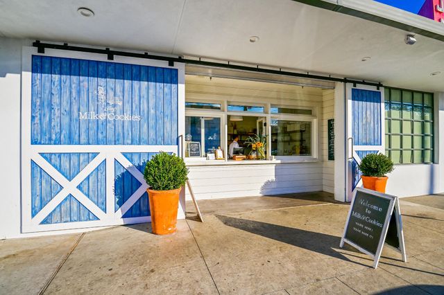 2628 Sunset Boulevard, West University Place, TX 77005