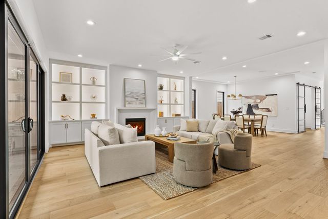 2628 Sunset Boulevard, West University Place, TX 77005