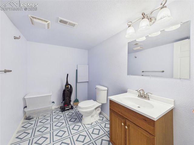 1182 W Broken Bow Drive, Pueblo West, CO 81007