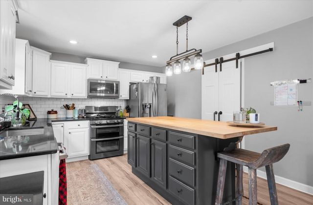 207 BALSAM DR, Douglassville, PA 19518