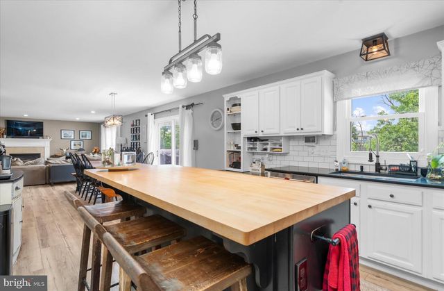 207 BALSAM DR, Douglassville, PA 19518