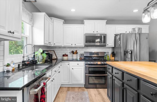 207 BALSAM DR, Douglassville, PA 19518
