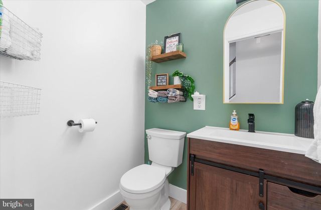 207 BALSAM DR, Douglassville, PA 19518