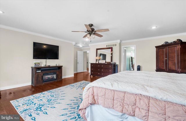 207 BALSAM DR, Douglassville, PA 19518