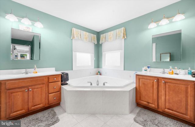 207 BALSAM DR, Douglassville, PA 19518