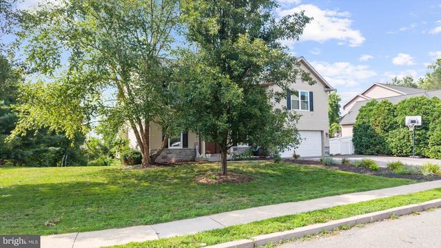 207 BALSAM DR, Douglassville, PA 19518