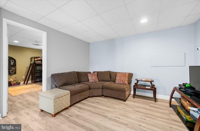 207 BALSAM DR, Douglassville, PA 19518