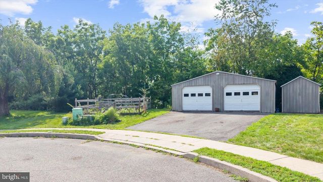 207 BALSAM DR, Douglassville, PA 19518