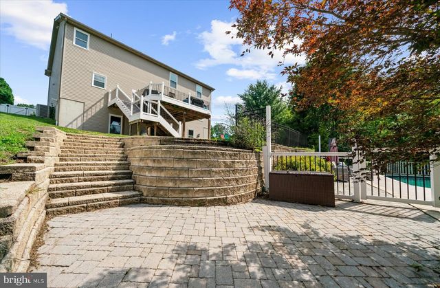 207 BALSAM DR, Douglassville, PA 19518