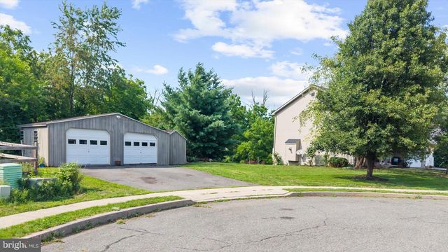 207 BALSAM DR, Douglassville, PA 19518