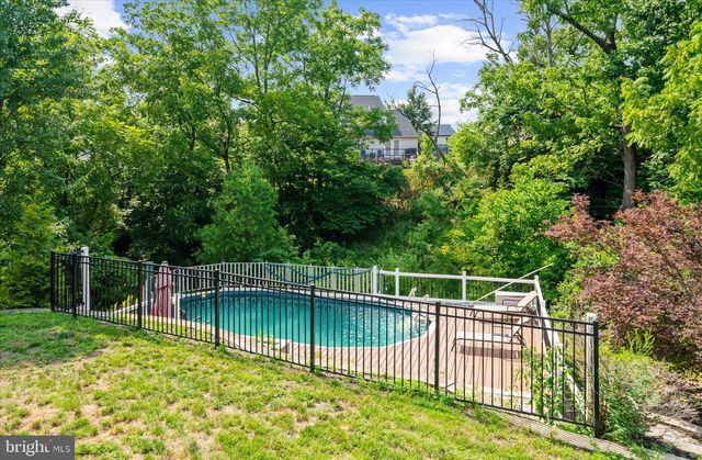 207 BALSAM DR, Douglassville, PA 19518