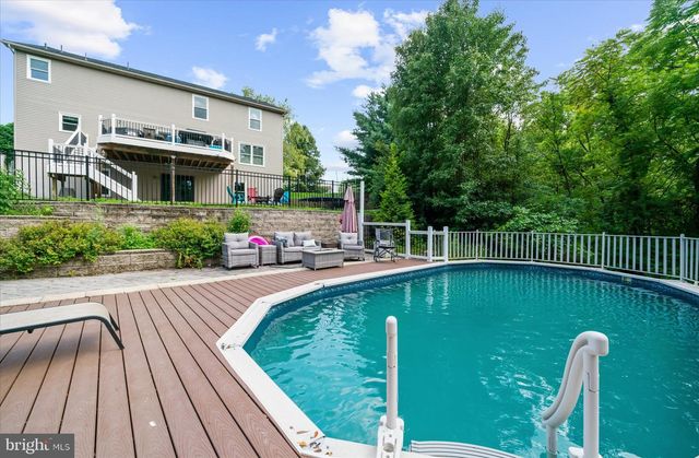 207 BALSAM DR, Douglassville, PA 19518