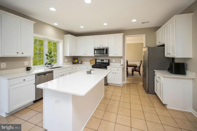 15082 STEPPING STONE DR, Haymarket, VA 20169