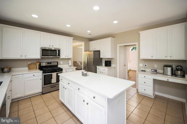 15082 STEPPING STONE DR, Haymarket, VA 20169