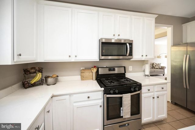 15082 STEPPING STONE DR, Haymarket, VA 20169