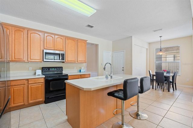 8650 ABBOTSBURY DRIVE, Windermere, FL 34786