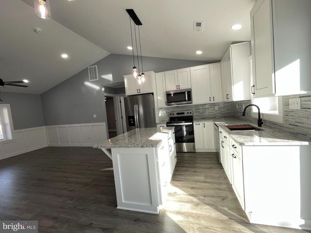 408 WIRT ST, Colonial Beach, VA 22443