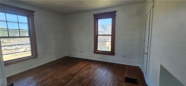 512 Reis St, New Castle, PA 16101