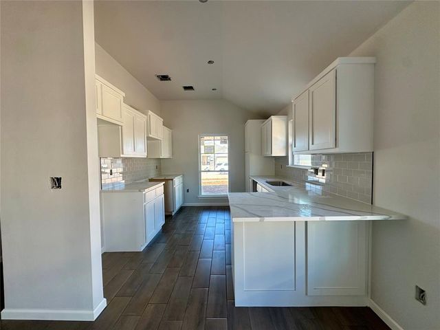 1012 Redwood Creek Drive, Yukon, OK 73099