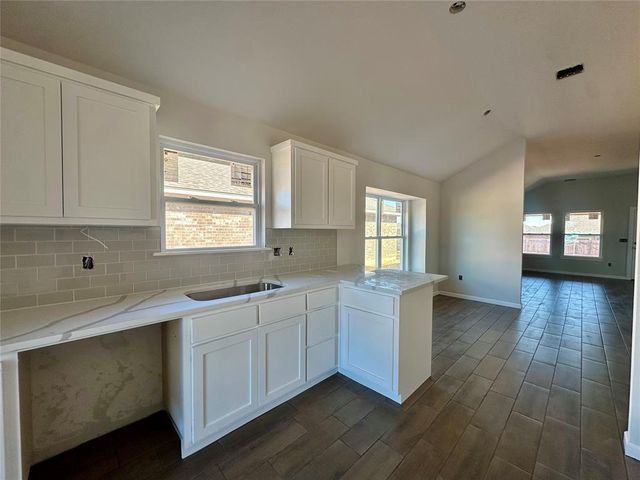 1012 Redwood Creek Drive, Yukon, OK 73099