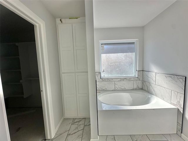 1012 Redwood Creek Drive, Yukon, OK 73099