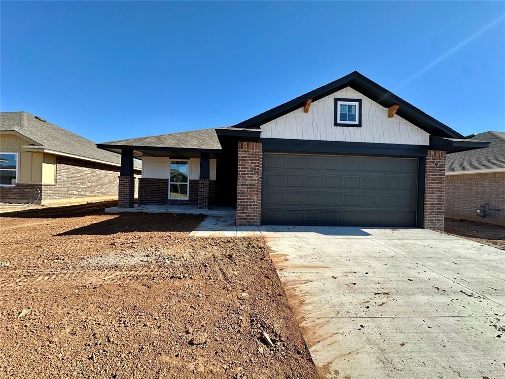 1012 Redwood Creek Drive, Yukon, OK 73099