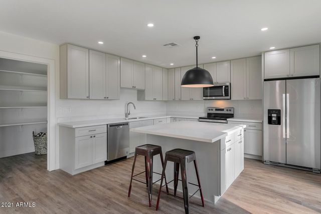 2333 E Paradise Drive, Phoenix, AZ 85028