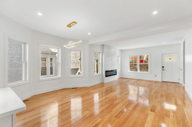 9-11 Harriet Ave 9, Belmont, MA 02478