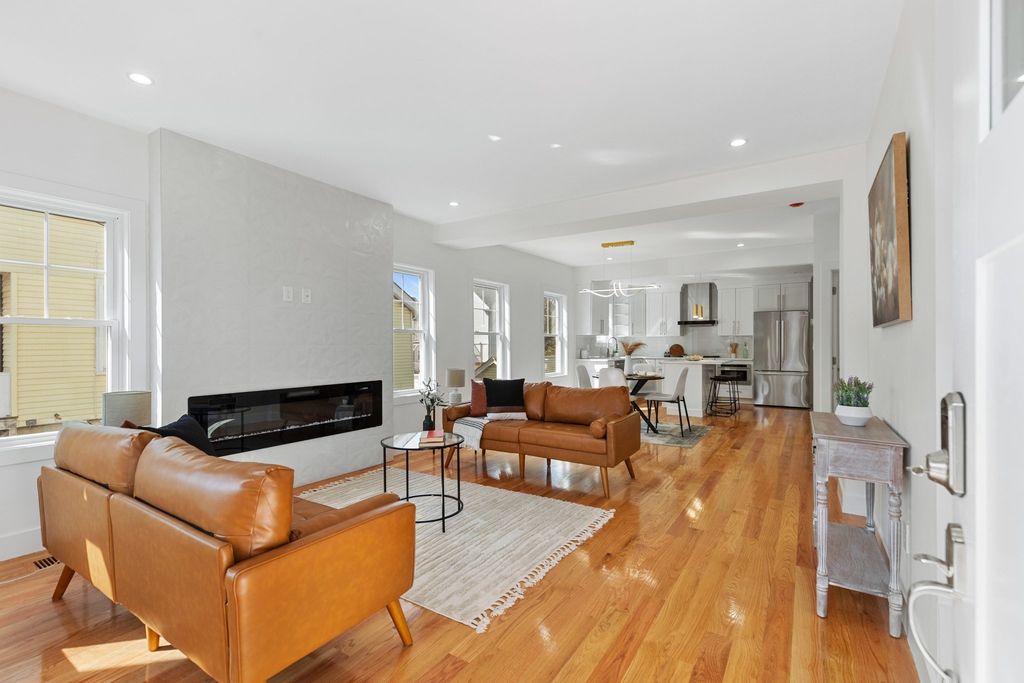 9-11 Harriet Ave 9, Belmont, MA 02478