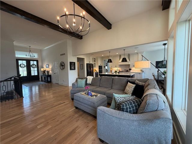 9280 Brownridge Street, Lenexa, KS 66220