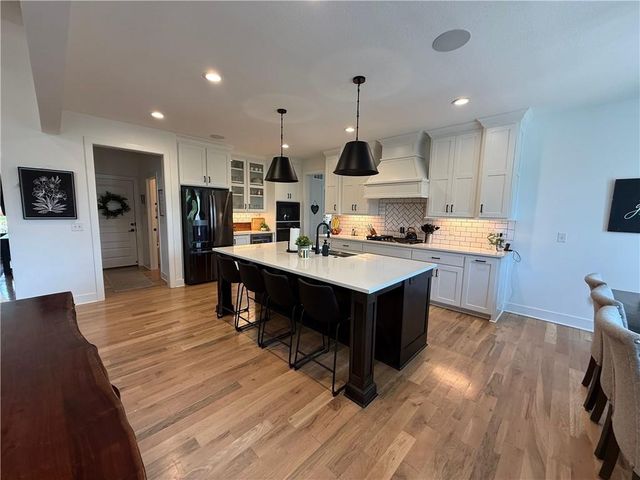 9280 Brownridge Street, Lenexa, KS 66220