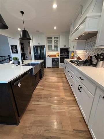 9280 Brownridge Street, Lenexa, KS 66220