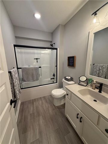 9280 Brownridge Street, Lenexa, KS 66220