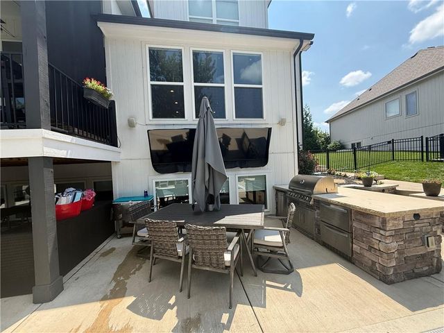9280 Brownridge Street, Lenexa, KS 66220