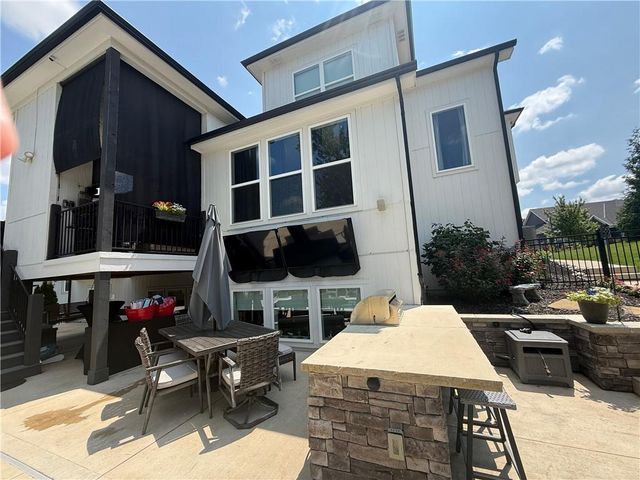 9280 Brownridge Street, Lenexa, KS 66220
