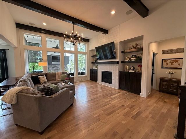 9280 Brownridge Street, Lenexa, KS 66220