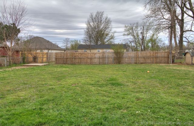 303 E Fry Place, Claremore, OK 74017
