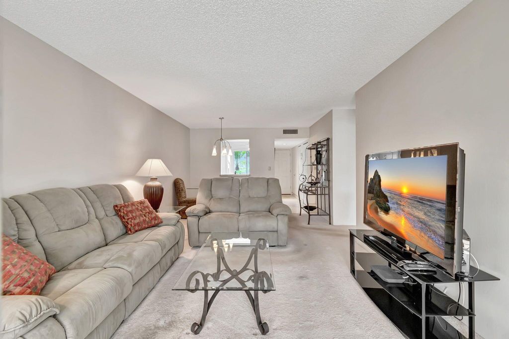 6795 Huntington Lane 107, Delray Beach, FL 33446