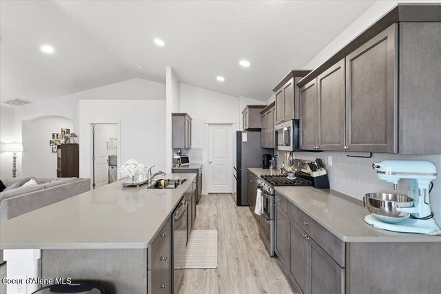 6150 W Ballentree Lane, Rathdrum, ID 83858