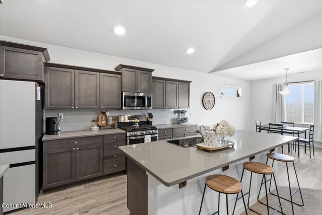 6150 W Ballentree Lane, Rathdrum, ID 83858